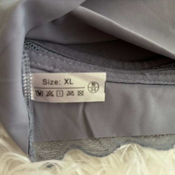 Bralettes - Picture 2 of 4